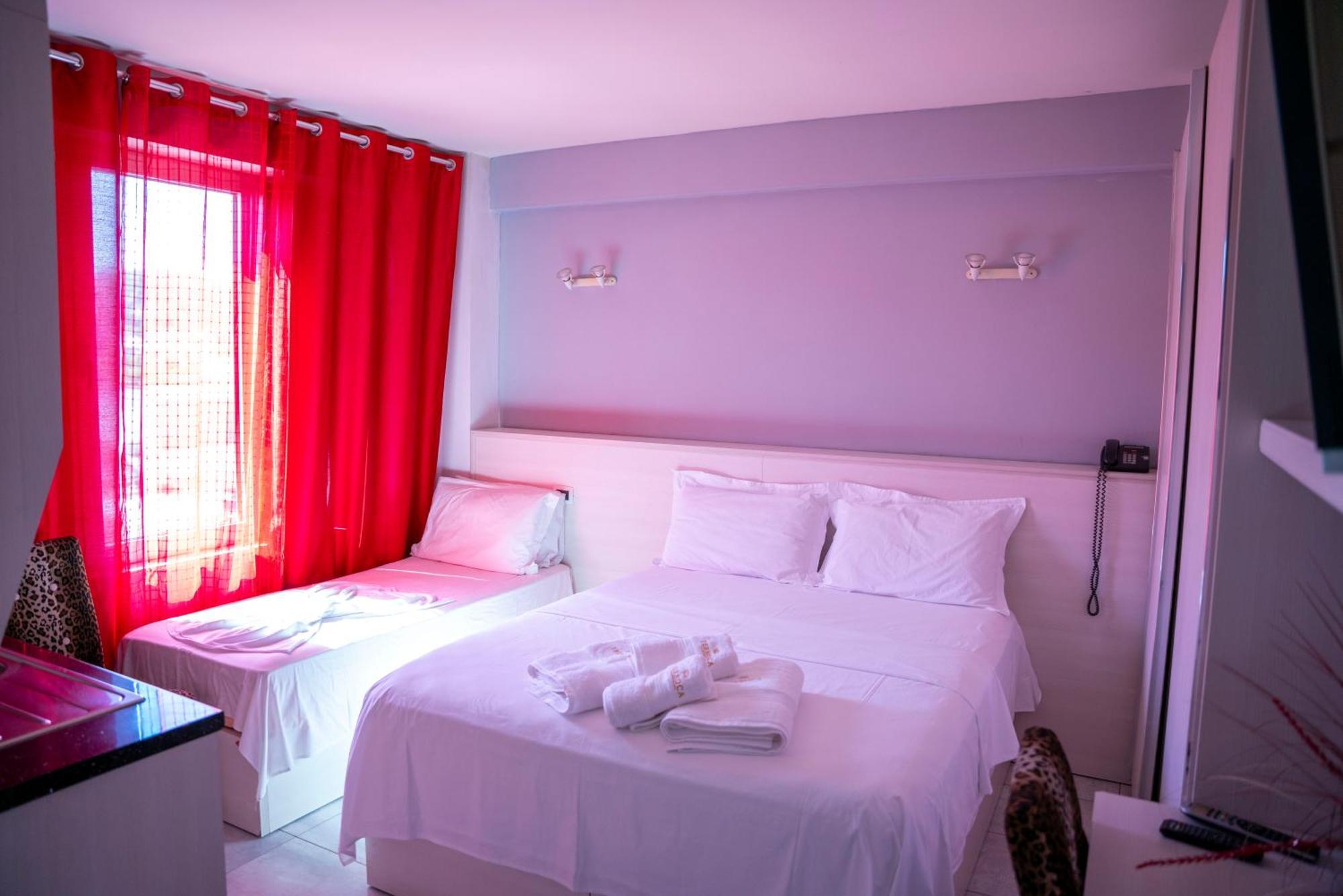 Hotel Pernoca Durres Exterior photo